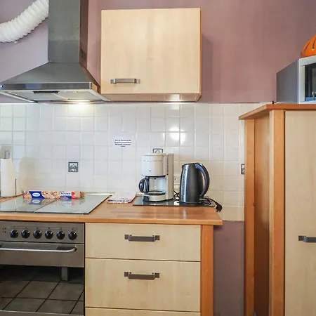 Lovely In With Kitchen Apartment *