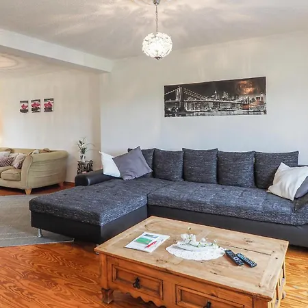 아파트 3 Bedroom In